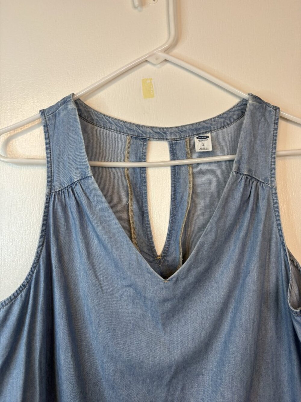 Old Navy denim style sleeveless top - Picture 6 of 7